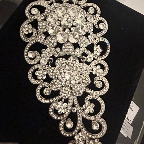 unbranded Jewelry - Vintage SNK Large Oversize Ornate Clear Rhinestone Brooch 7" x 3.75"